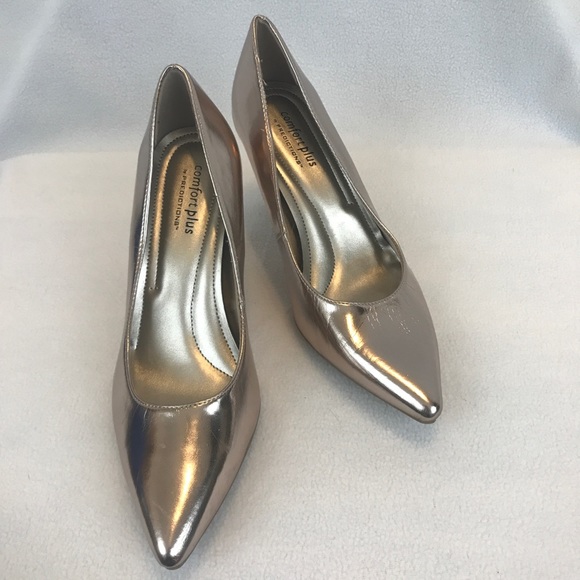 ladies gold shoes size 7